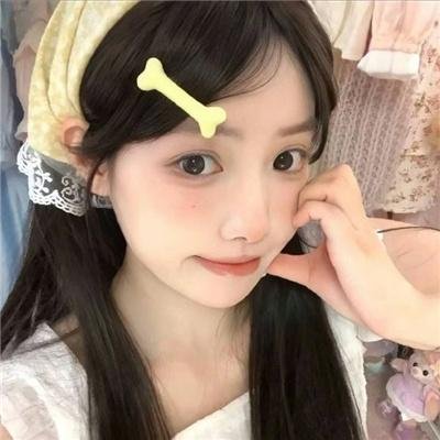 腰间持枪
